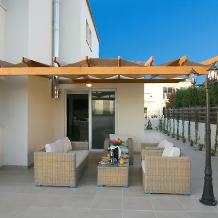 Villa Carmel *